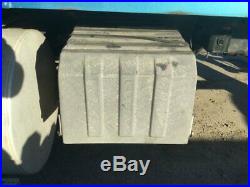 2000 International 9400 Aluminum/Fiberglass Battery Box