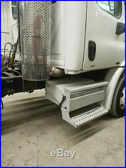 Aluminum Semi Truck Frame Mounted Battery or Storage box