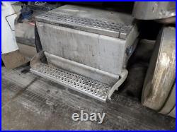 INTERNATIONAL LONESTAR BATTERY BOX Left 3092577