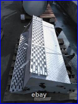 International 9900i Battery Box 3856231