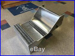 PETERBILT 379 AFTERMARKET BATTERY BOX, POLISHED ALUMINUM With OLD STYLE STEP